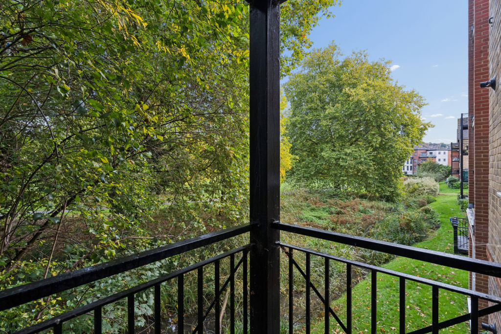 Wye Gardens Fryers Lane